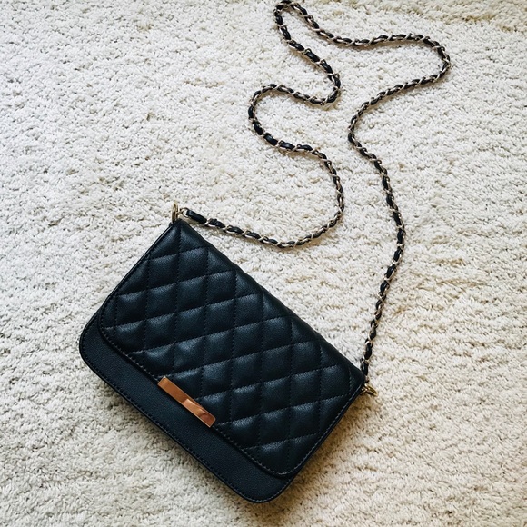 Black Purse - Picture 2 of 4